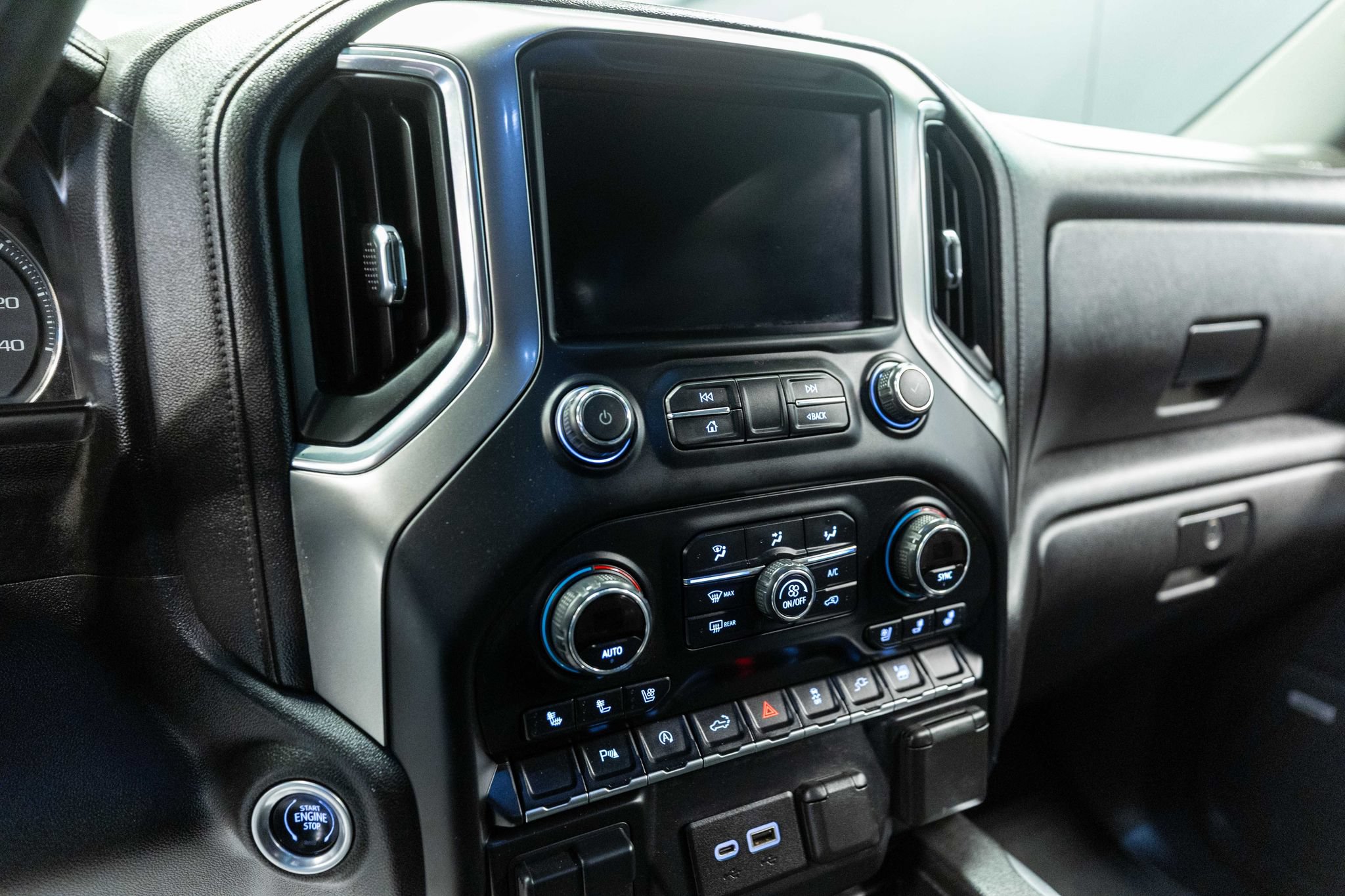 Used 2019 Chevrolet Silverado 1500 LTZ w/ LTZ Plus Package AWD/4WD image 13