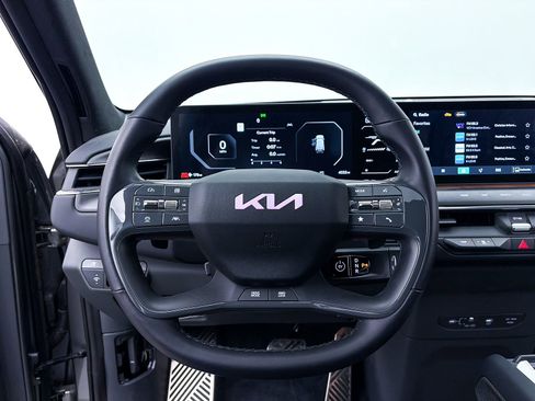 Used 2024 Kia EV9 GT-Line AWD/4WD image 33