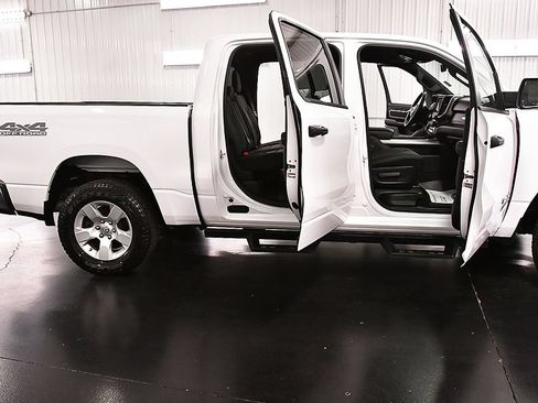 Used 2023 RAM 1500 Big Horn AWD/4WD image 31