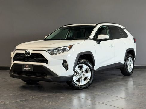 Used 2019 Toyota RAV4 XLE AWD/4WD image 1