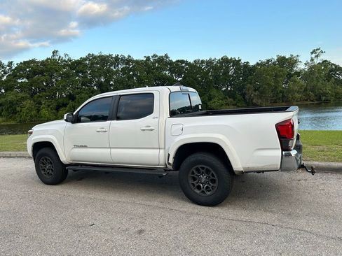 Used 2018 Toyota Tacoma SR5 image 3