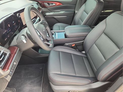 Used 2026 Chevrolet Traverse Z71 w/ Driver Confidence Package AWD/4WD image 19