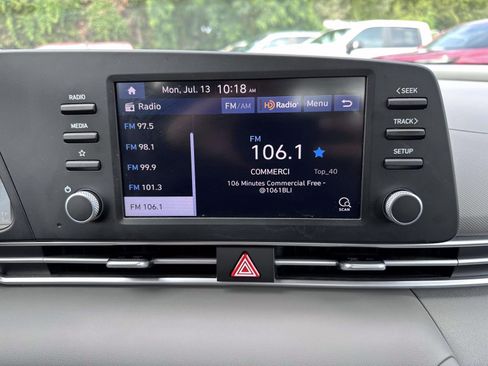 Used 2023 Hyundai Elantra SE FWD image 21