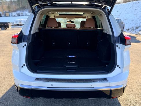 Used 2025 Nissan Rogue Platinum image 25