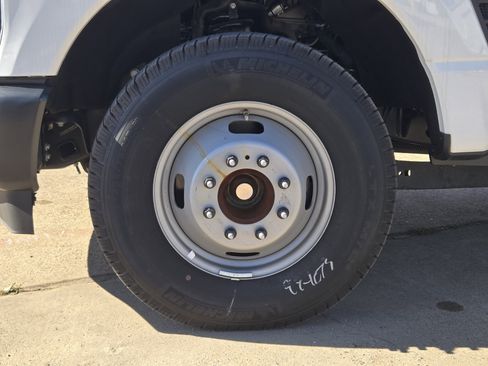 Used 2024 Ford F350 XL image 7