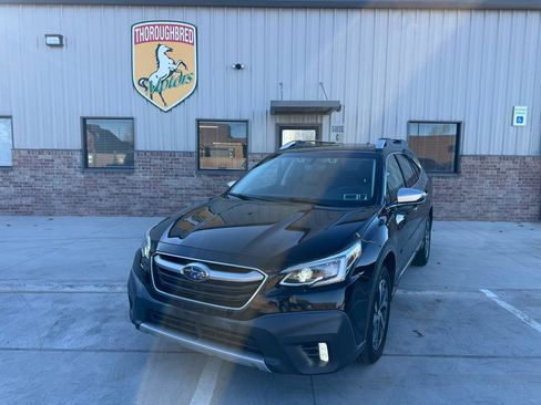 Used 2020 Subaru Outback Touring XT AWD/4WD image 3