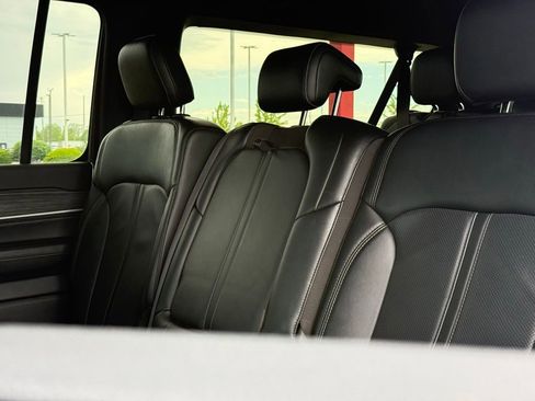 Used 2024 Jeep Wagoneer L Series II w/ Flexible Seating Group AWD/4WD image 29