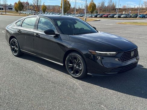 New 2025 Honda Accord SE image 2