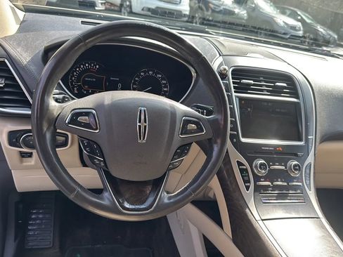 Used 2017 Lincoln MKX Reserve w/ Driver Assistance Package image 9