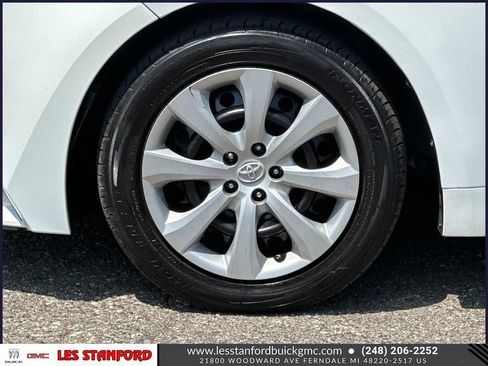 Used 2022 Toyota Corolla LE FWD image 10