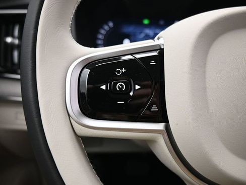 New 2026 Volvo XC90 T8 Ultra w/ Protection Package Premier AWD/4WD image 25