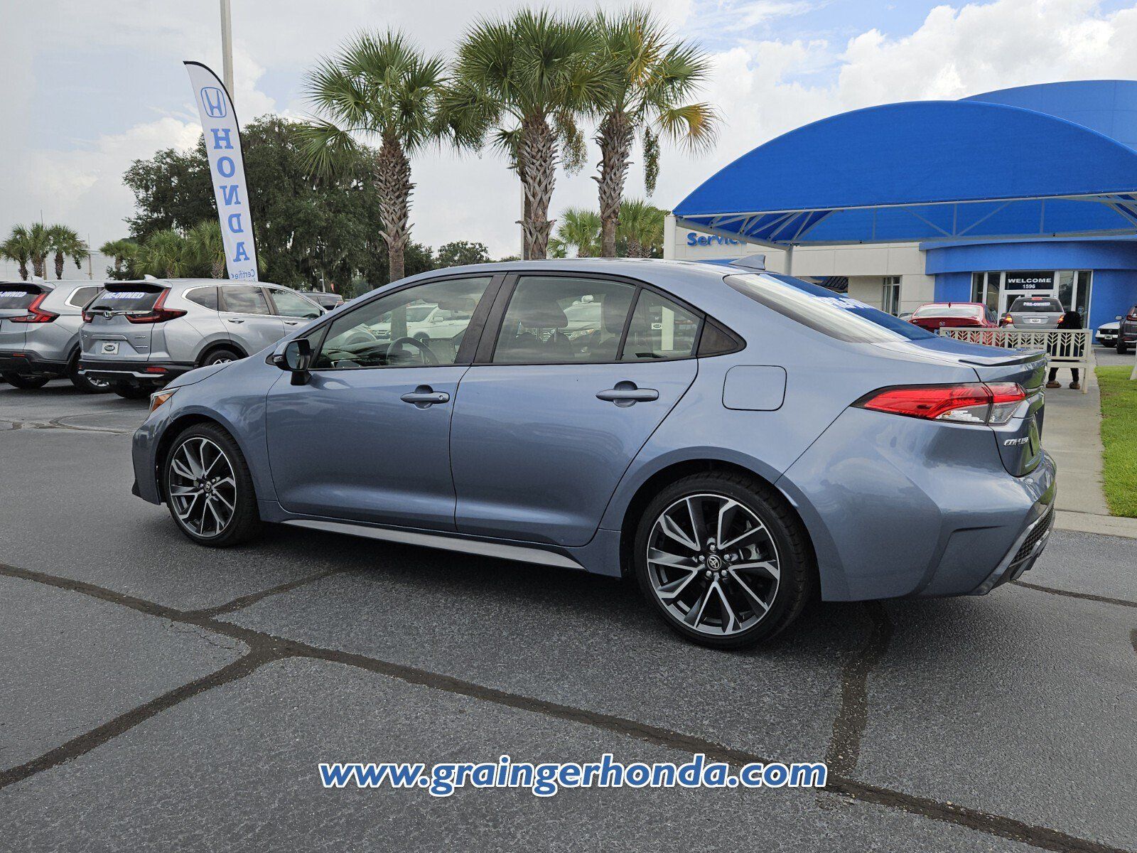 Used 2020 Toyota Corolla SE FWD image 3
