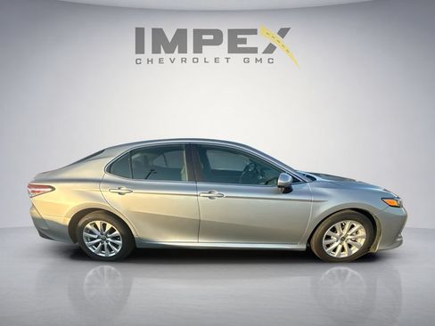Used 2020 Toyota Camry LE FWD image 6