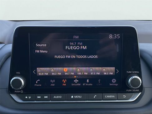 Used 2023 Nissan Rogue S image 11