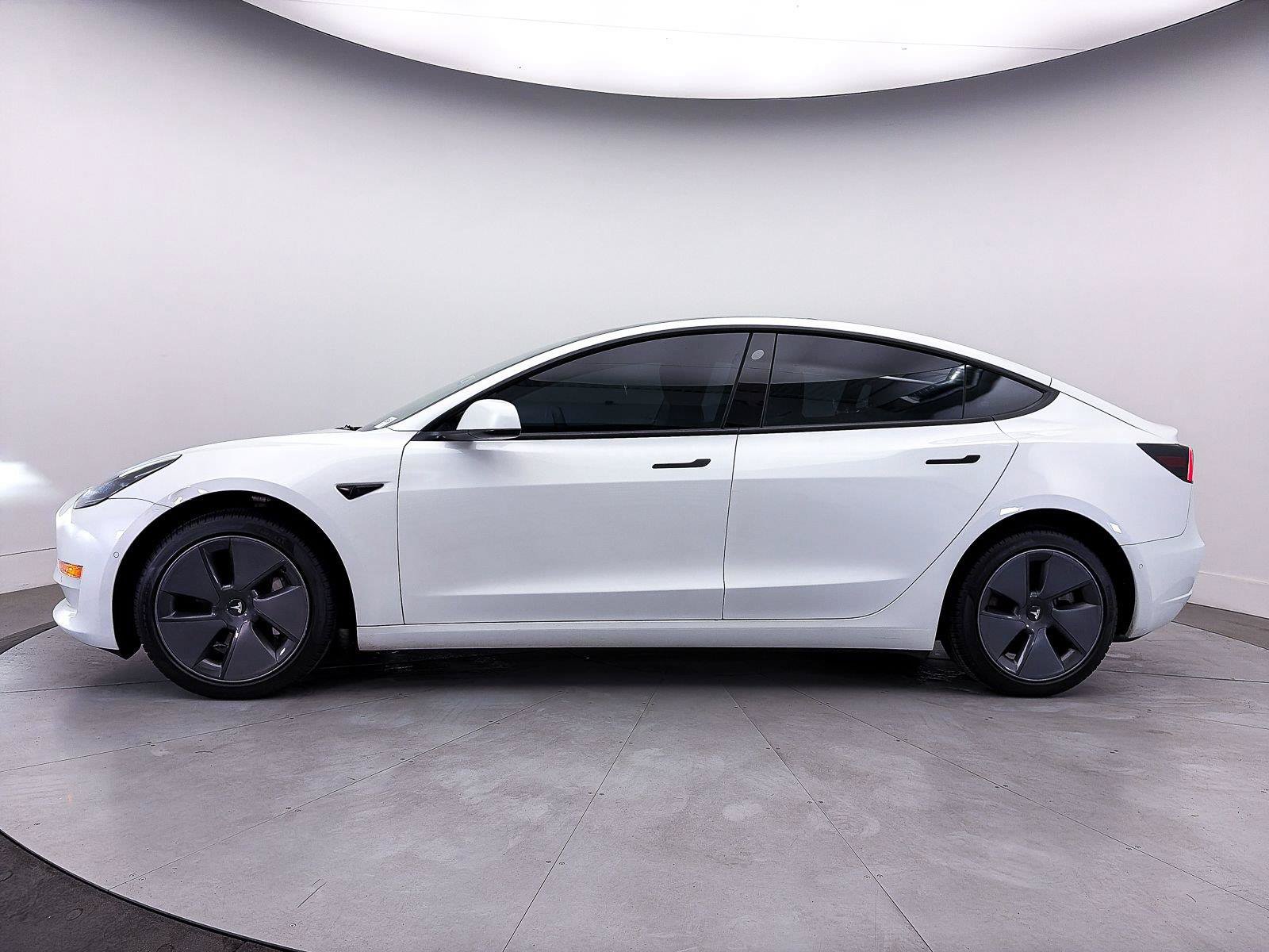 Used 2022 Tesla Model 3 Long Range AWD/4WD image 36