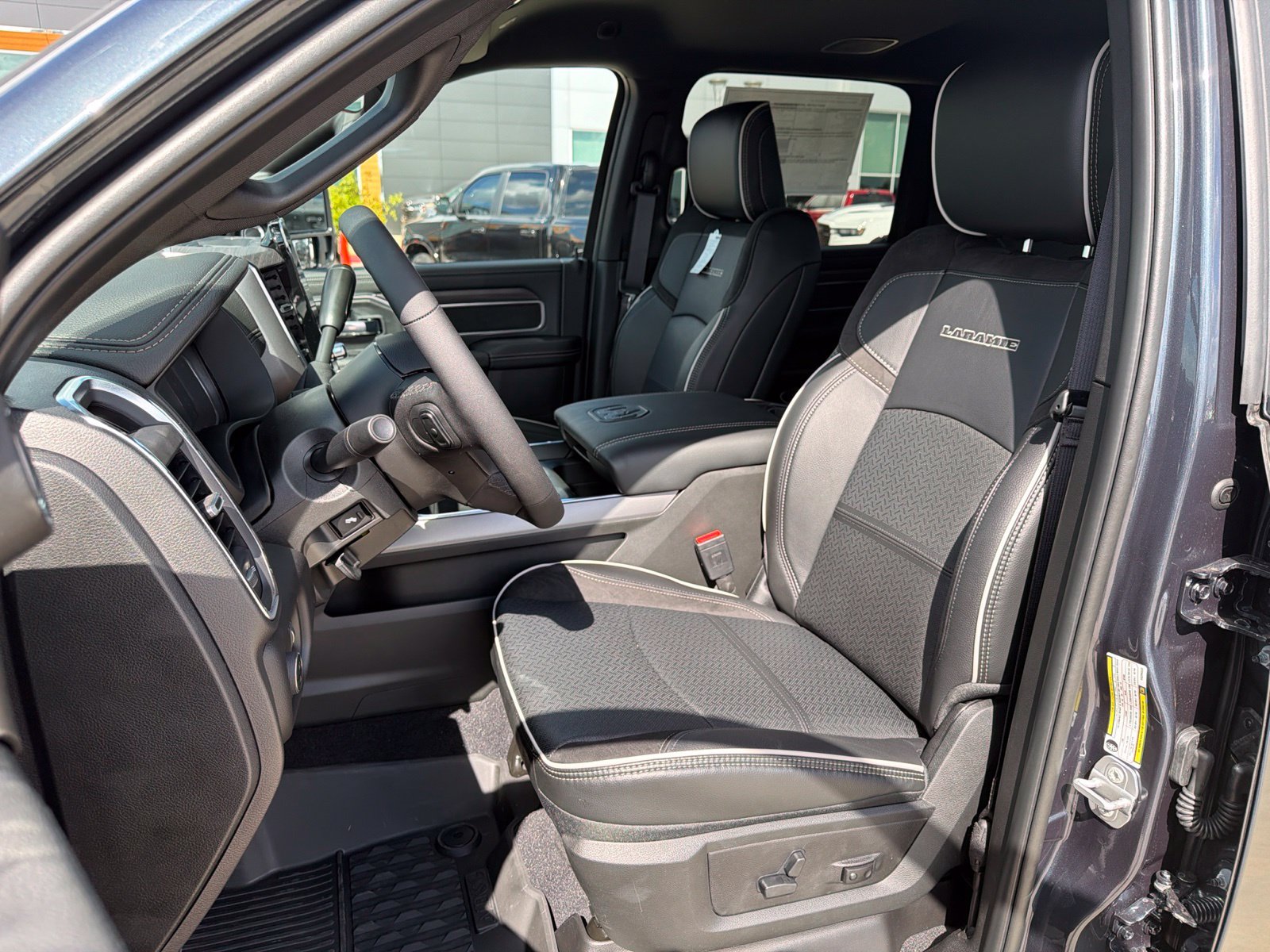 New 2027 RAM 2500 Laramie AWD/4WD image 14