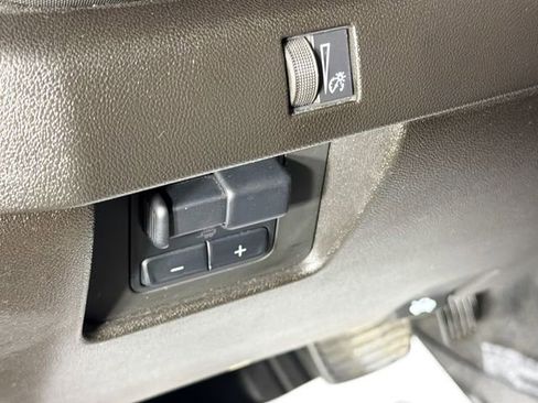 Used 2024 Chevrolet Colorado Z71 w/ Z71 Convenience Package 2 AWD/4WD image 10