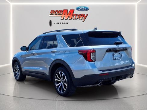 Used 2023 Ford Explorer ST-Line w/ Class IV Trailer Tow Package AWD/4WD image 7