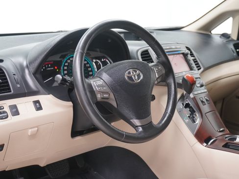 Used 2009 Toyota Venza FWD image 10