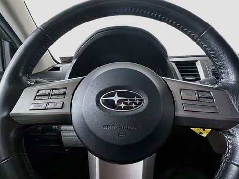 Used 2011 Subaru Outback 2.5i Premium w/ All-Weather Pkg AWD/4WD image 11