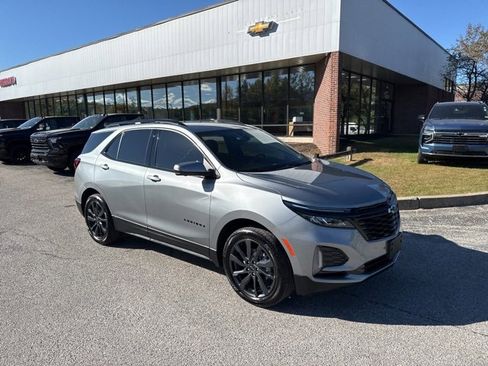 Used 2024 Chevrolet Equinox RS image 3