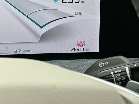 Used 2024 Kia EV6 Wind RWD image 28