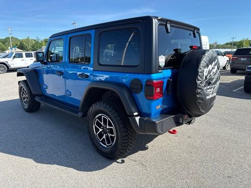 Used 2024 Jeep Wrangler Unlimited Rubicon w/ Technology Group AWD/4WD image 3