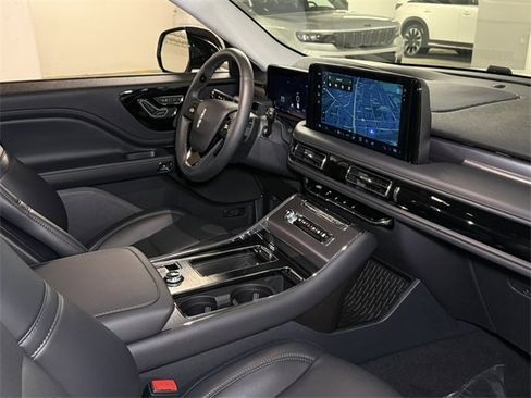 New 2025 Lincoln Aviator Premiere image 7