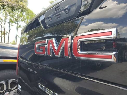 Used 2023 GMC Sierra 1500 Denali w/ Technology Package AWD/4WD image 6