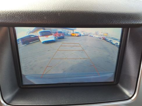 Used 2018 Chevrolet Suburban LT image 19