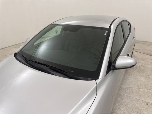 Used 2018 Hyundai Elantra SE image 16