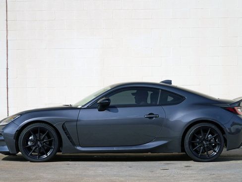 Used 2022 Toyota GR86 Premium w/ ALL Weather Mat Package (TMS) RWD image 8
