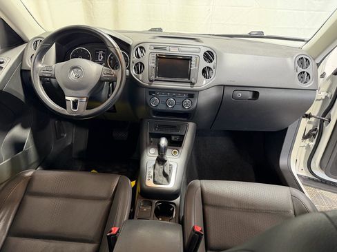 Used 2017 Volkswagen Tiguan S FWD image 17