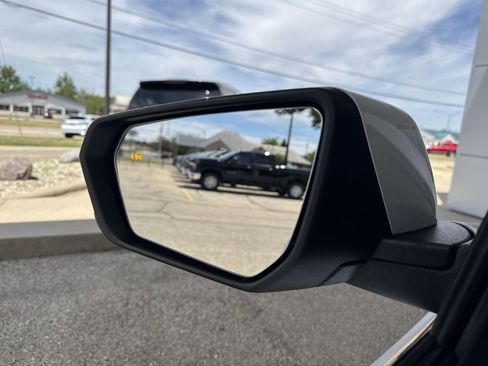 Certified 2022 Chevrolet Equinox RS AWD/4WD image 9
