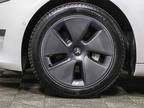 Used 2021 Tesla Model 3 Standard Range Plus image 19