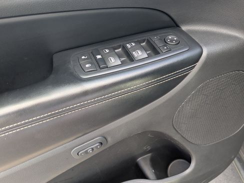 Used 2016 Jeep Grand Cherokee Limited AWD/4WD image 15