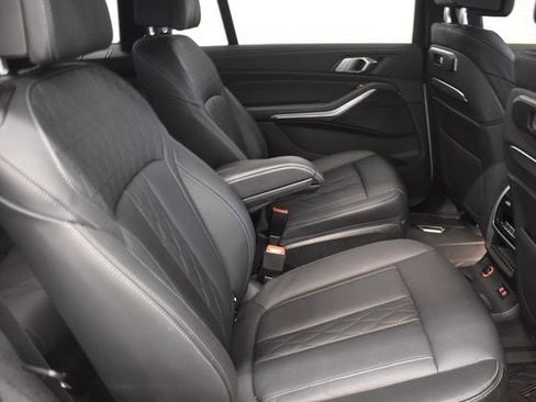 Used 2024 BMW X7 xDrive40i w/ M Sport Package AWD/4WD image 17
