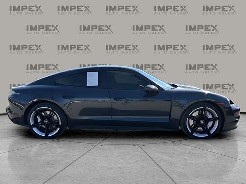 Used 2022 Porsche Taycan image 6