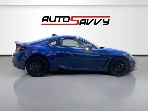 Used 2025 Toyota GR86 Premium w/ ALL Weather Mat Package (TMS) RWD image 8