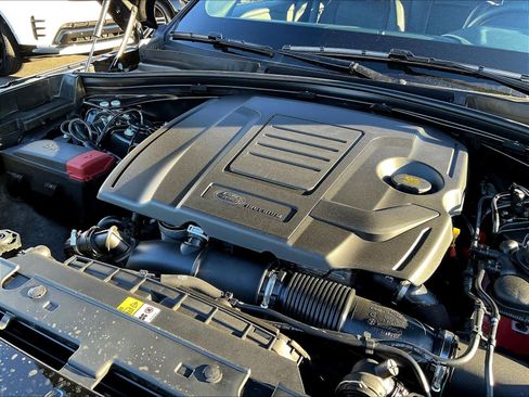 New 2025 Land Rover Range Rover Velar Dynamic SE image 32