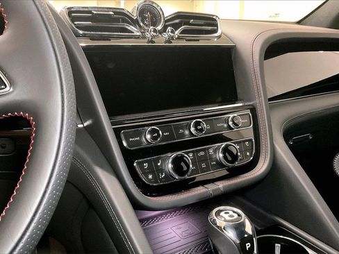 New 2025 Bentley Bentayga image 11