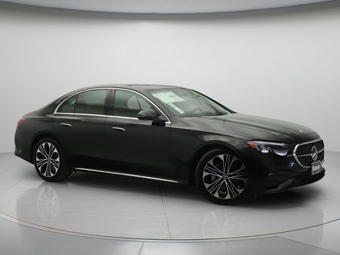 New 2026 Mercedes-Benz E 350 4MATIC Sedan image 13