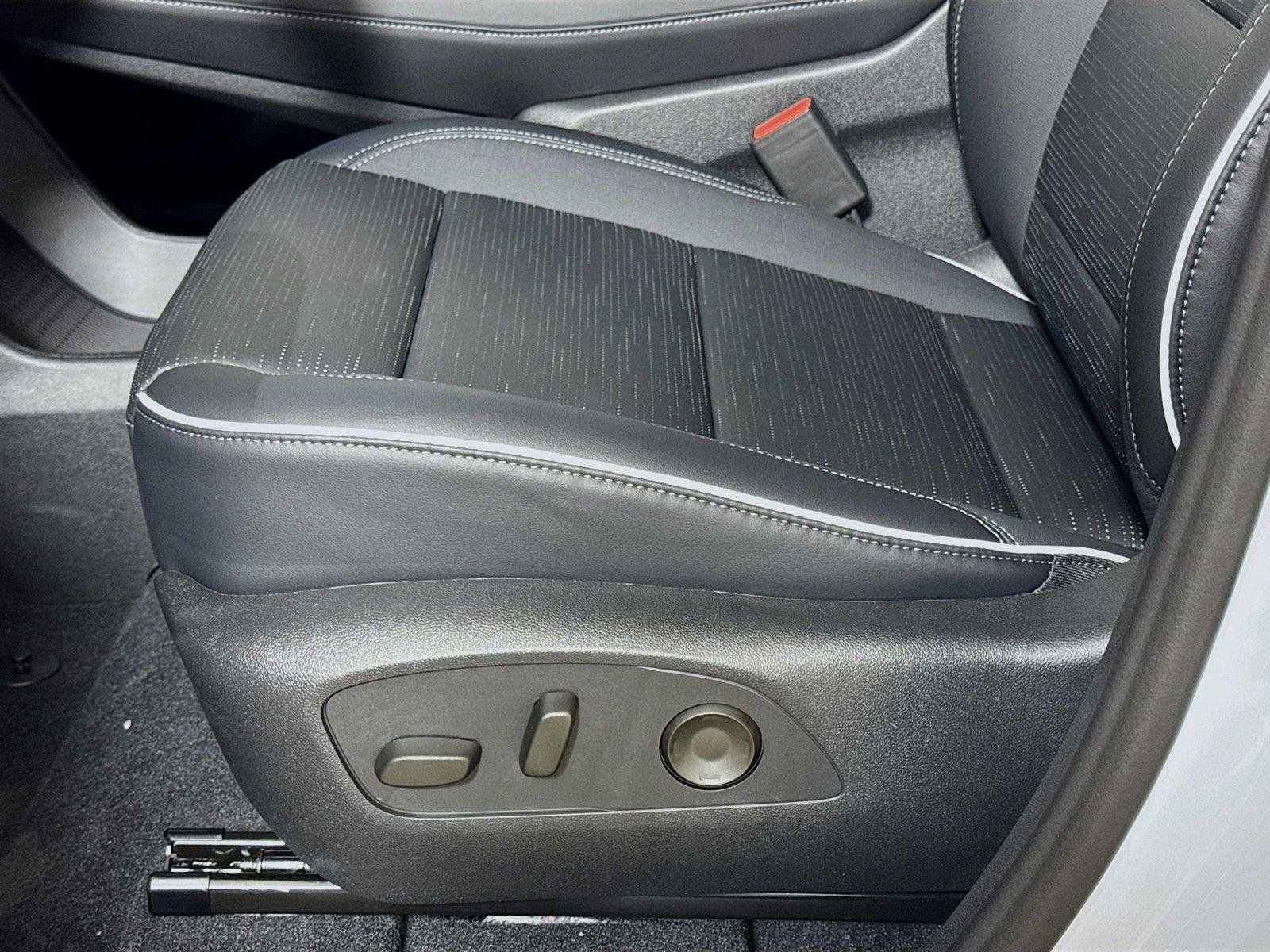 New 2026 Buick Enclave Sport Touring w/ Power Package FWD image 17