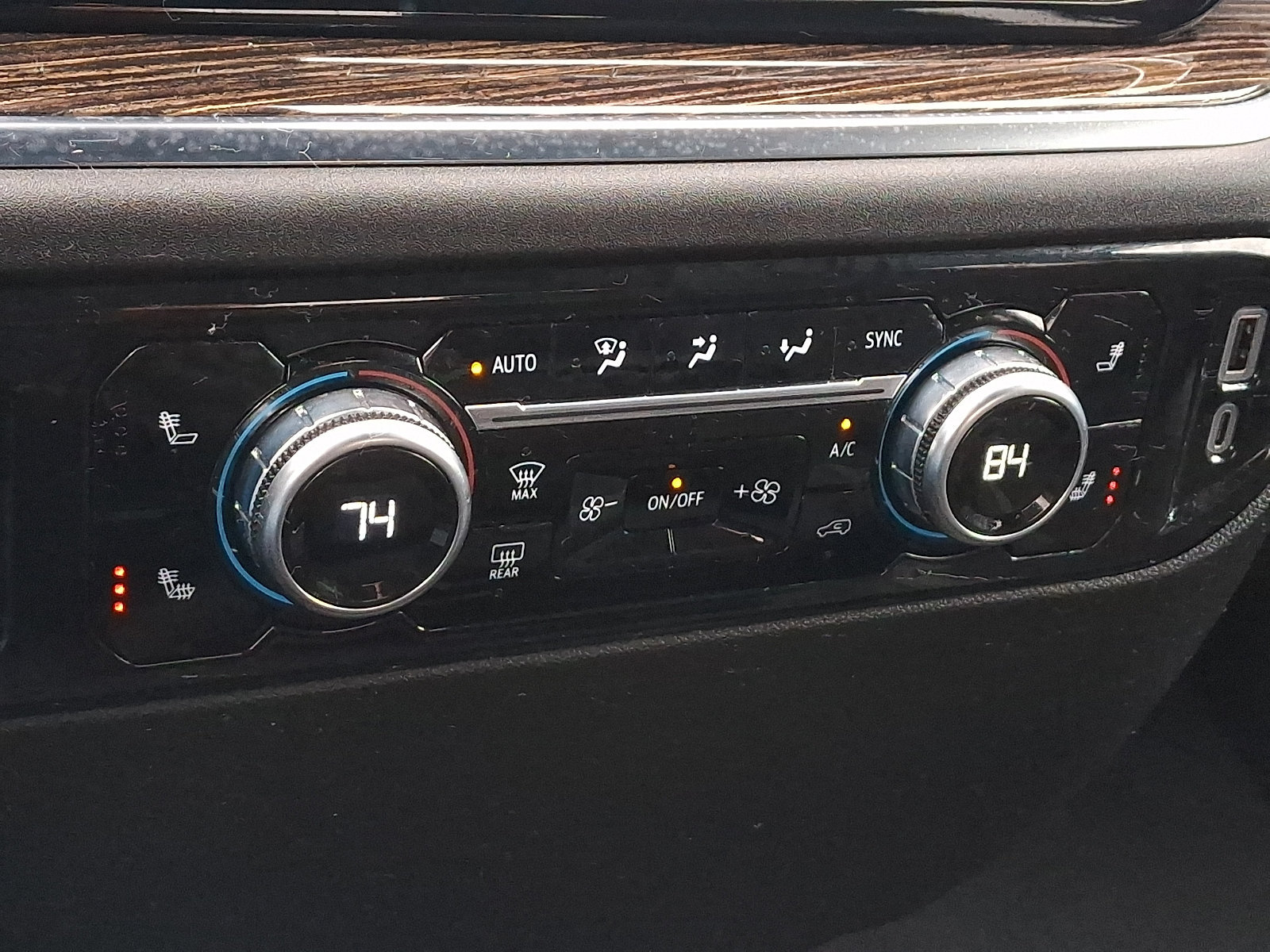 Used 2024 GMC Sierra 1500 Elevation AWD/4WD image 16