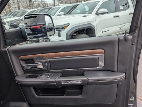 Used 2018 RAM 1500 Laramie w/ Convenience Group image 18