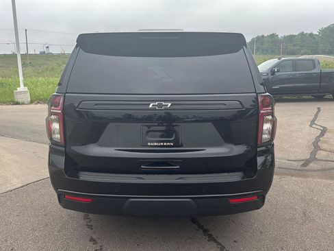Used 2023 Chevrolet Suburban Z71 w/ Z71 Off-Road Package AWD/4WD image 4