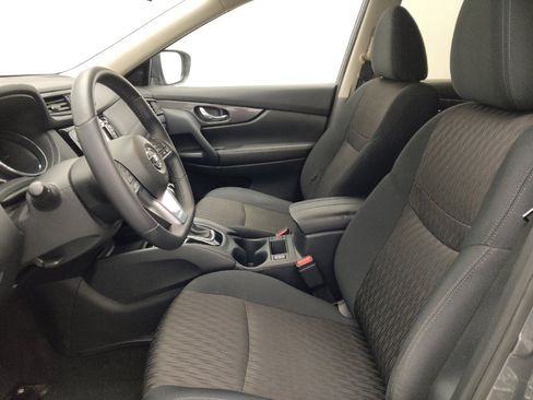 Used 2019 Nissan Rogue S w/ Special Edition Package FWD image 17