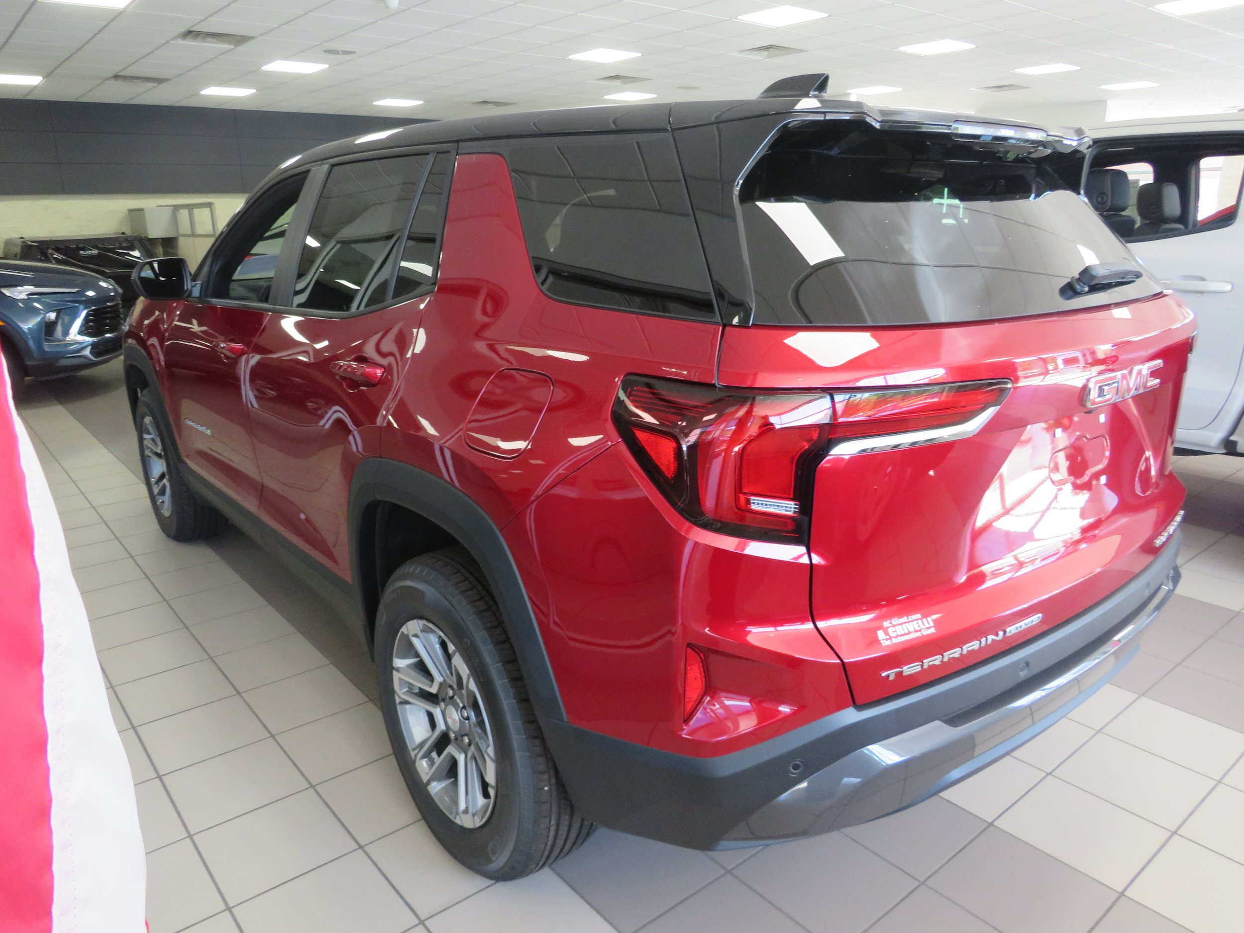 New 2027 GMC Terrain Elevation w/ LPO, Floor Liner Package AWD/4WD image 4