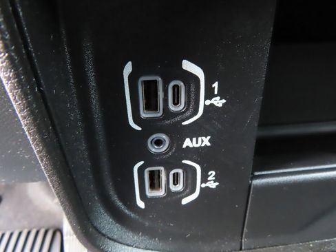 Used 2024 RAM 3500 Tradesman w/ Chrome Appearance Group image 7