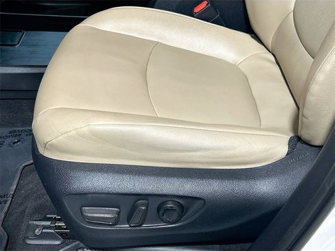 Used 2021 Toyota Sienna XLE image 16